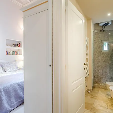 Casa Giustina - Smart Retreat In The Walled Apartment
